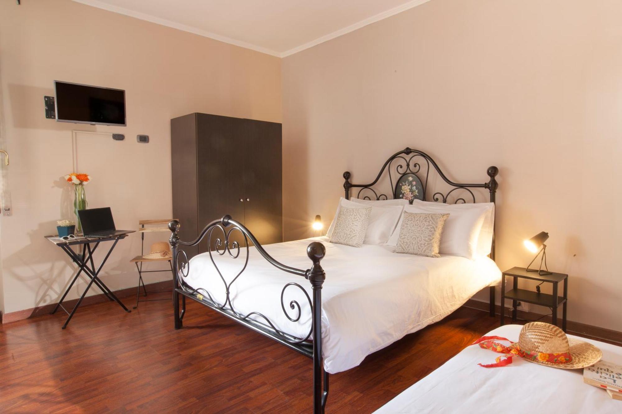 Bsisters Hotel Torre del Greco Bagian luar foto